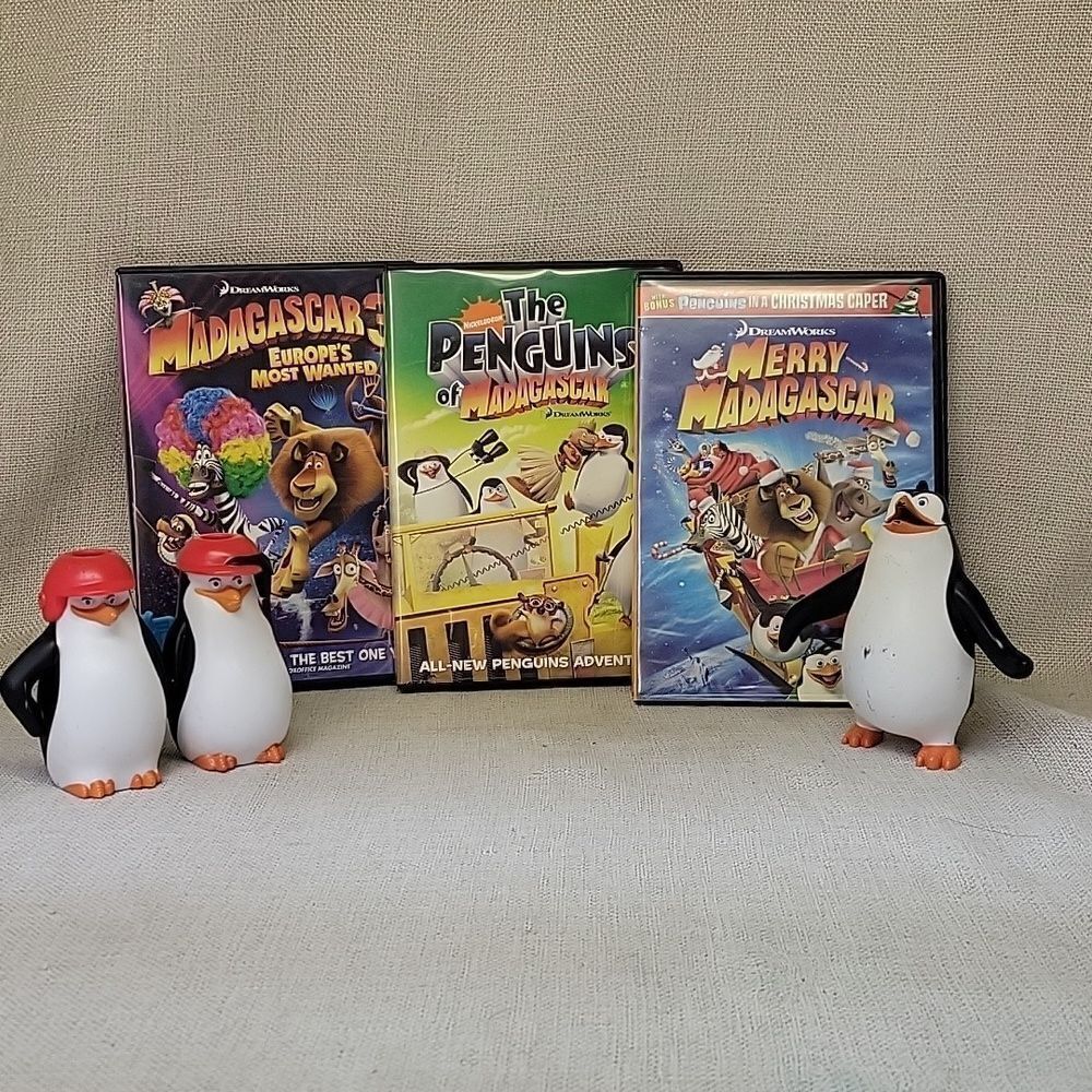 Madagascar Penguin Shaped PLASTIC Binoculars  McDonalds Toy 3 dvds‎